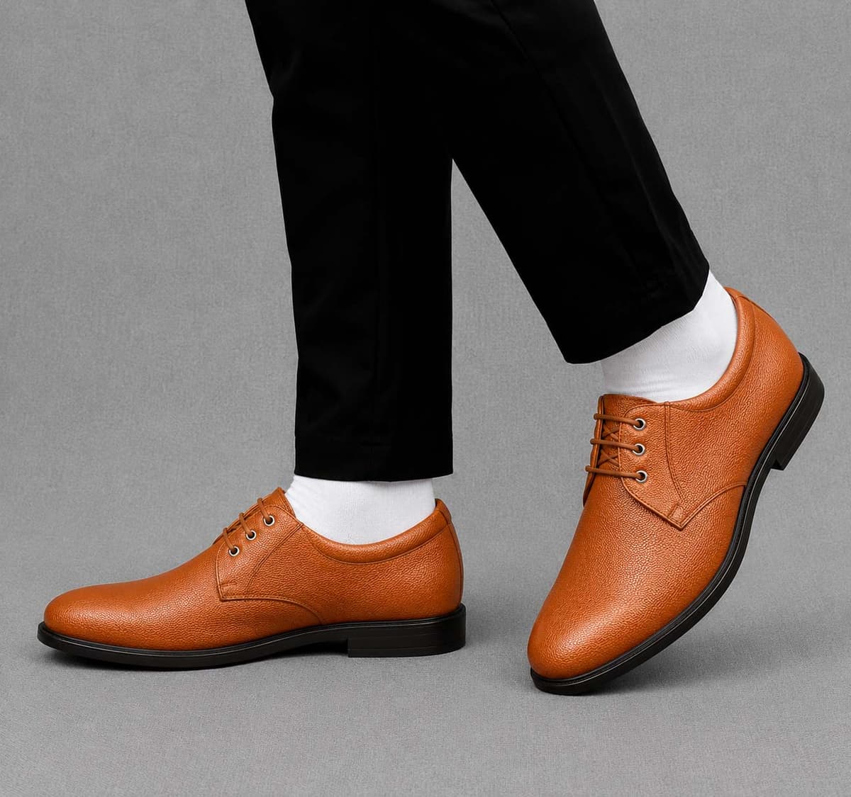 WUGO Men's Classic Oxford Formal Shoes - Tan