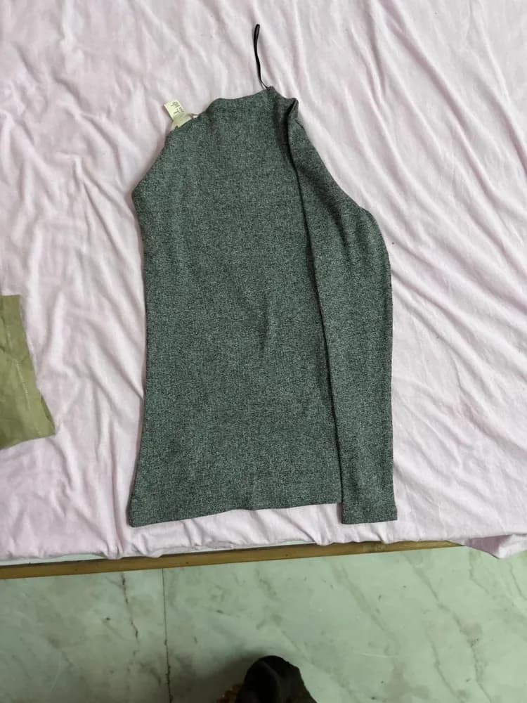 Gret off shoulder top