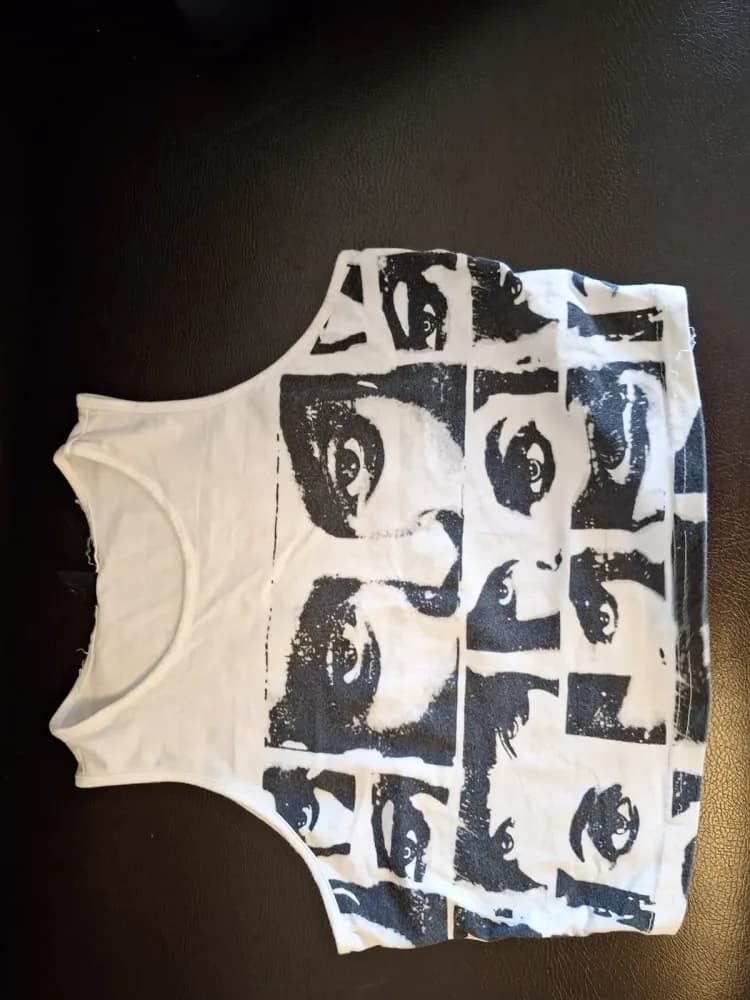 Graphic tank